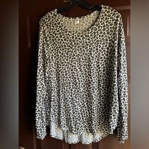 Old Navy Leopard Print  Ling Sleeve Sweater